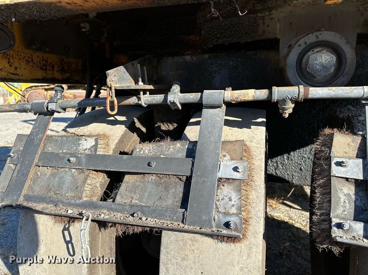 image for item NQ9472 Volvo PT125R  pneumatic roller