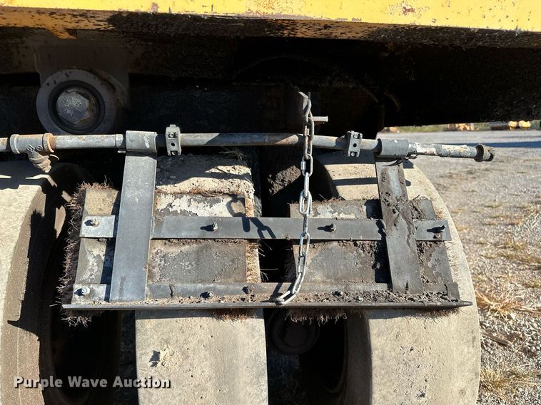 image for item NQ9472 Volvo PT125R  pneumatic roller