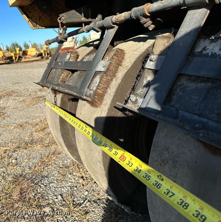 image for item NQ9472 Volvo PT125R  pneumatic roller