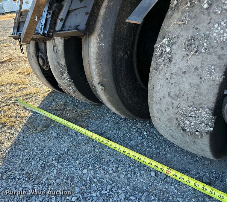 image for item NQ9472 Volvo PT125R  pneumatic roller