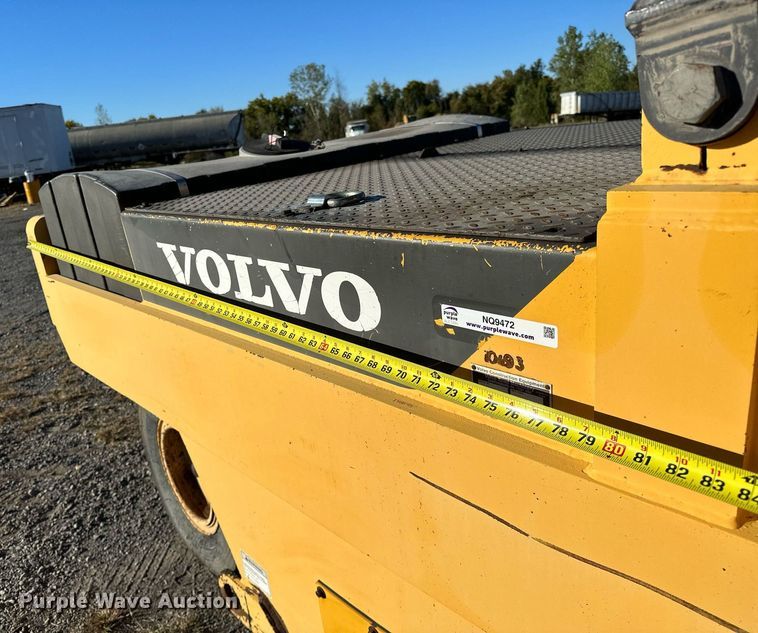 image for item NQ9472 Volvo PT125R  pneumatic roller