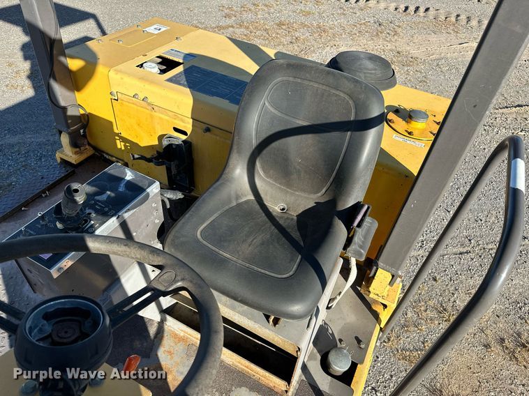 image for item NQ9472 Volvo PT125R  pneumatic roller