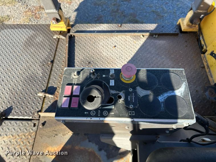 image for item NQ9472 Volvo PT125R  pneumatic roller