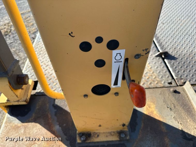 image for item NQ9472 Volvo PT125R  pneumatic roller