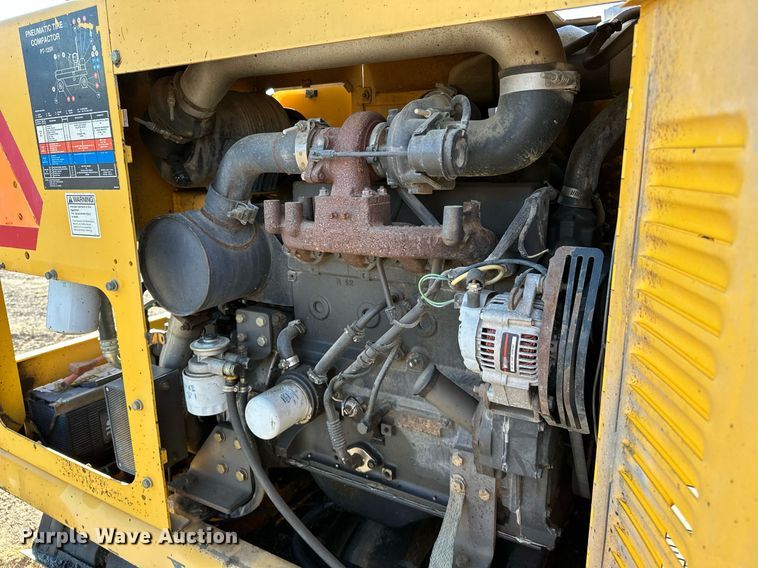 image for item NQ9472 Volvo PT125R  pneumatic roller