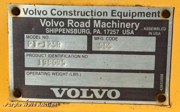 image for item NQ9472 Volvo PT125R  pneumatic roller