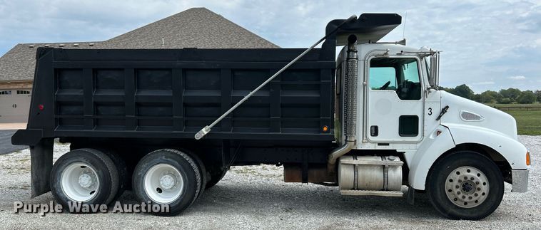 image for item NQ9836 2007 Kenworth T300  dump truck