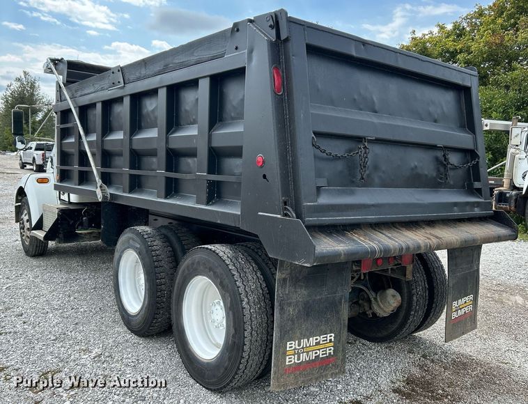 image for item NQ9836 2007 Kenworth T300  dump truck