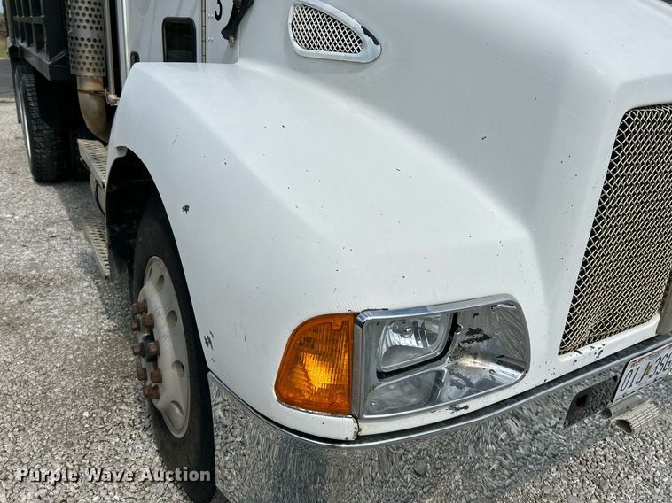 image for item NQ9836 2007 Kenworth T300  dump truck