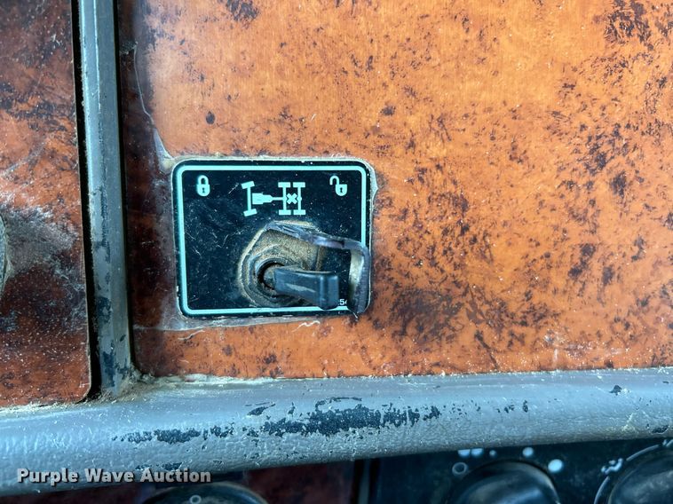 image for item NQ9836 2007 Kenworth T300  dump truck