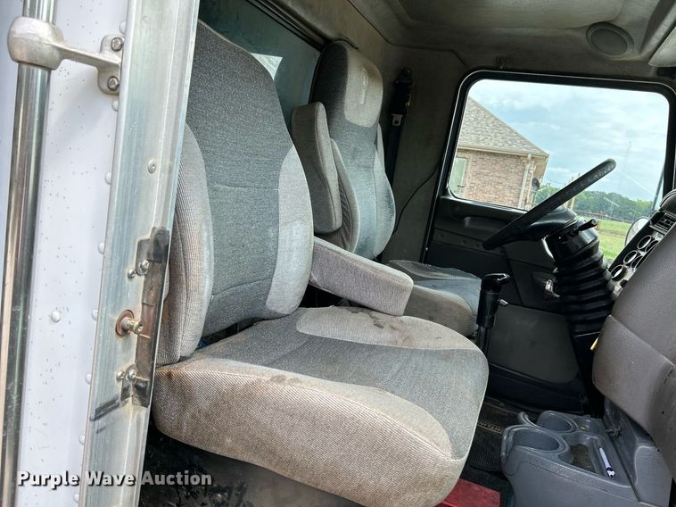 image for item NQ9836 2007 Kenworth T300  dump truck