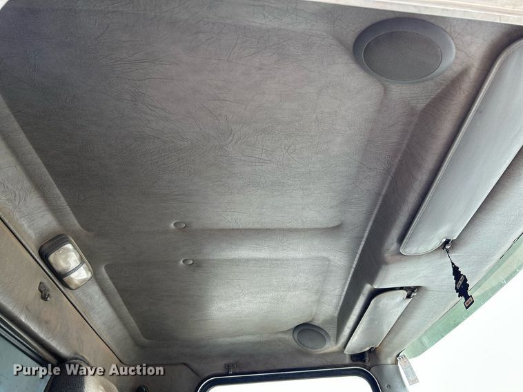 image for item NQ9836 2007 Kenworth T300  dump truck