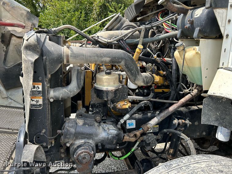 image for item NQ9836 2007 Kenworth T300  dump truck