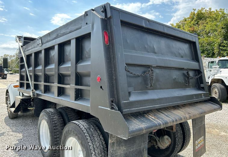 image for item NQ9836 2007 Kenworth T300  dump truck