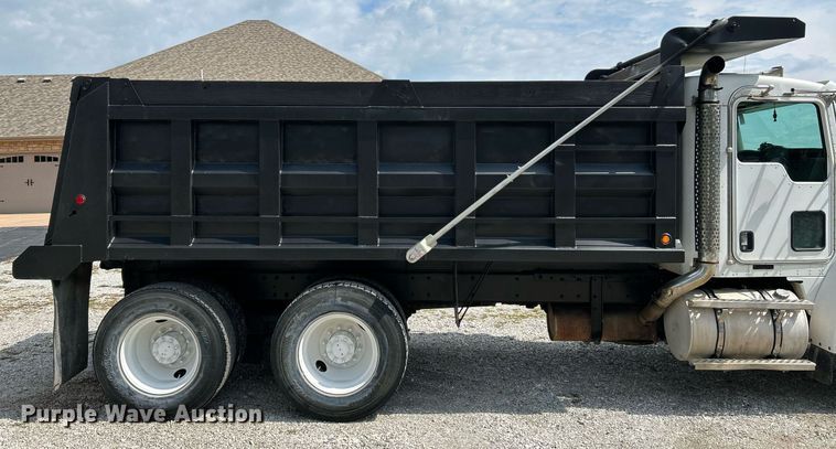 image for item NQ9836 2007 Kenworth T300  dump truck