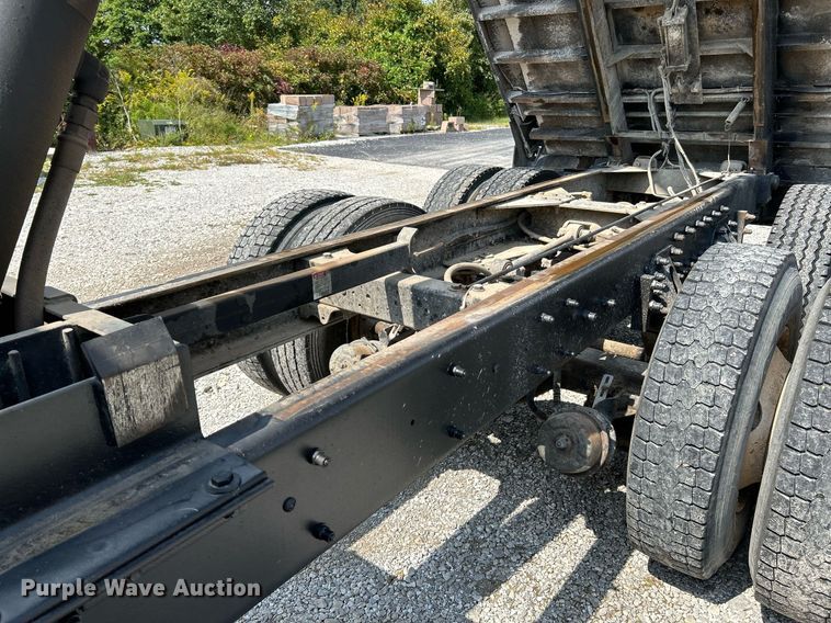 image for item NQ9836 2007 Kenworth T300  dump truck