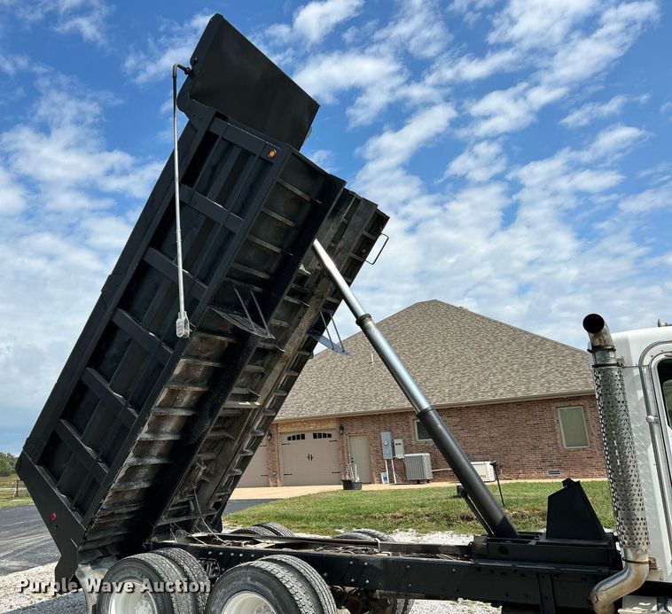 image for item NQ9836 2007 Kenworth T300  dump truck