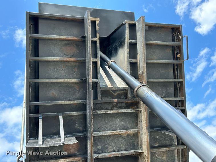 image for item NQ9836 2007 Kenworth T300  dump truck