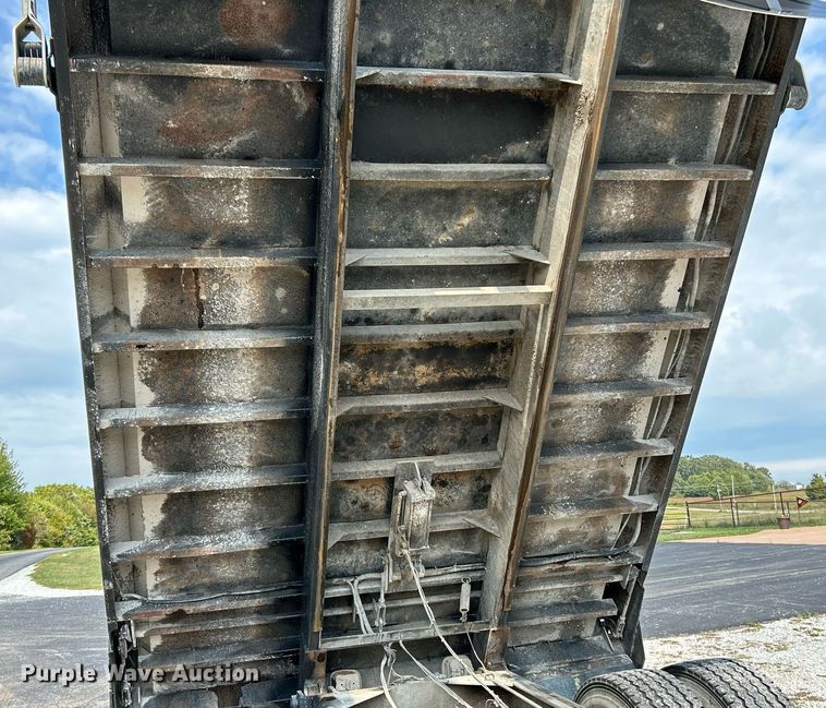 image for item NQ9836 2007 Kenworth T300  dump truck