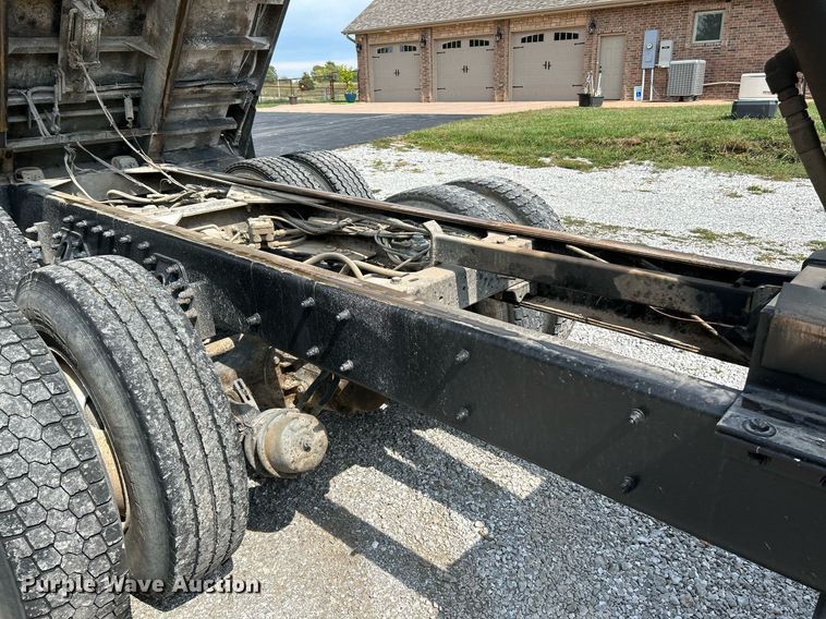 image for item NQ9836 2007 Kenworth T300  dump truck