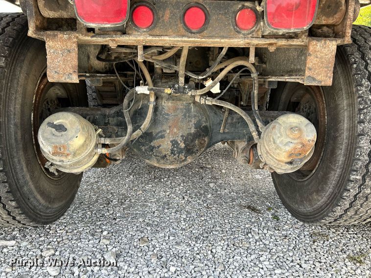 image for item NQ9836 2007 Kenworth T300  dump truck