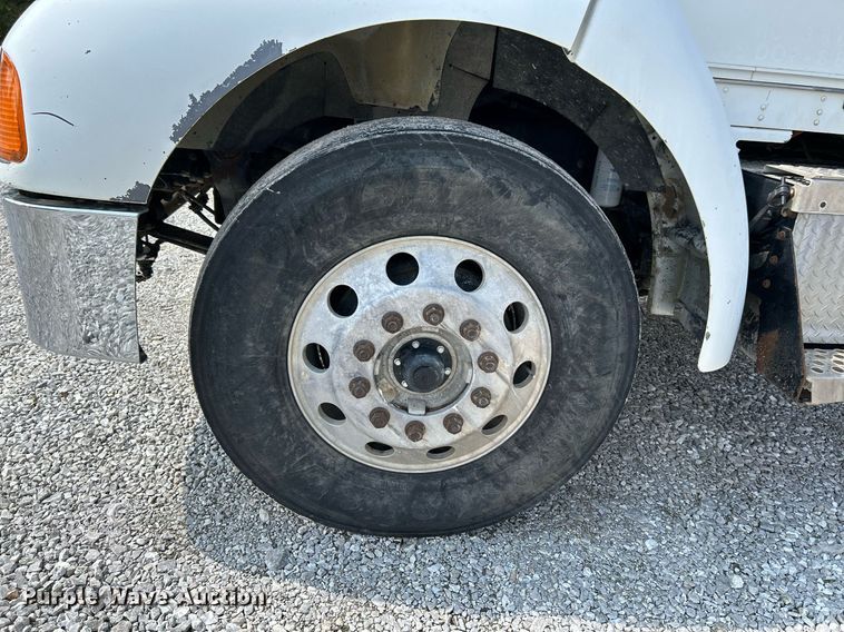 image for item NQ9836 2007 Kenworth T300  dump truck