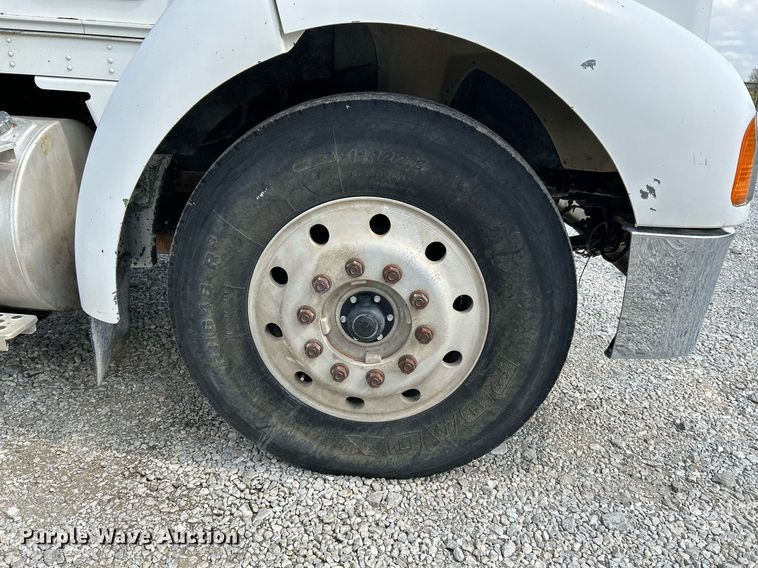 image for item NQ9836 2007 Kenworth T300  dump truck