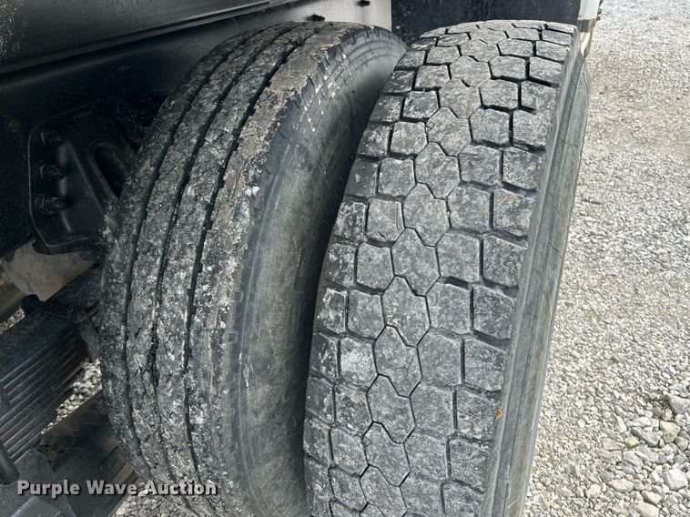 image for item NQ9836 2007 Kenworth T300  dump truck