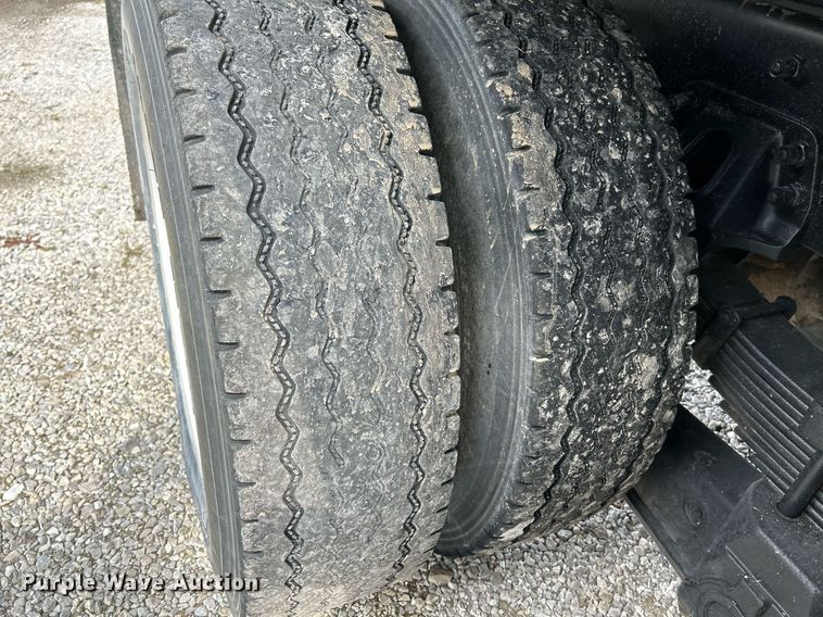 image for item NQ9836 2007 Kenworth T300  dump truck