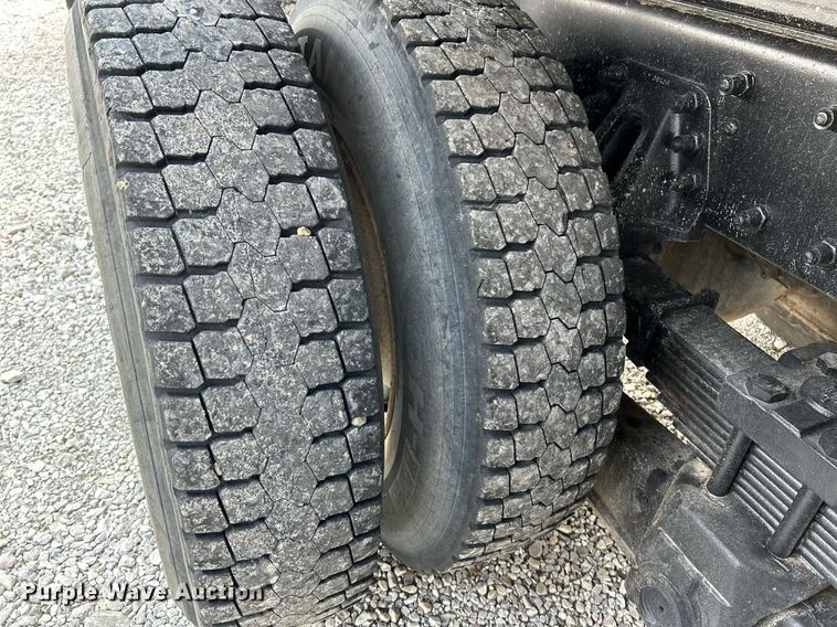 image for item NQ9836 2007 Kenworth T300  dump truck