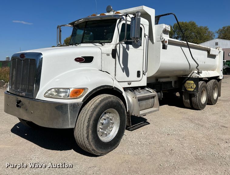 image for item NQ9920 2007 Peterbilt 335  dump truck