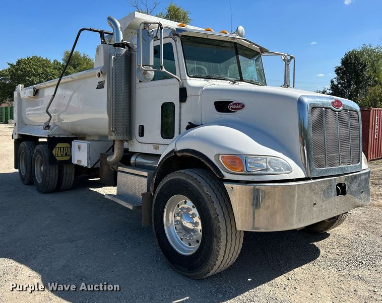 image for item NQ9920 2007 Peterbilt 335  dump truck