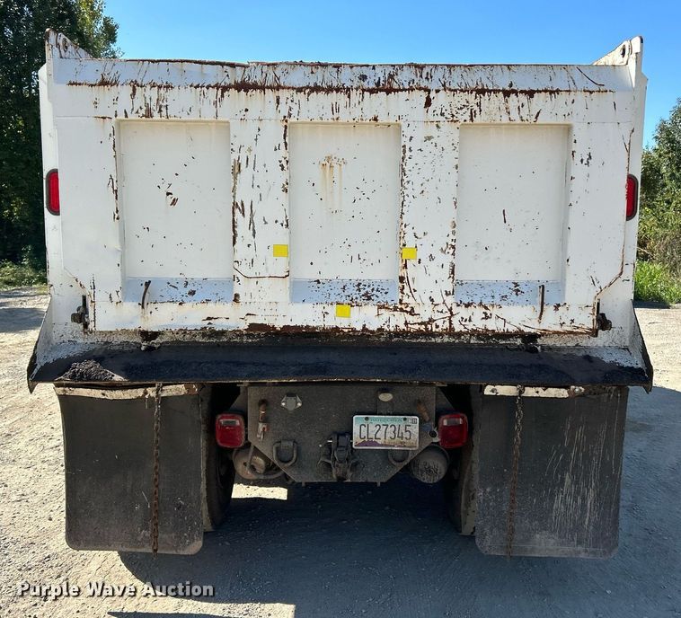 image for item NQ9920 2007 Peterbilt 335  dump truck