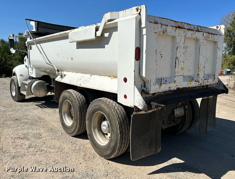image for item NQ9920 2007 Peterbilt 335  dump truck