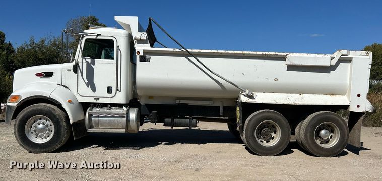 image for item NQ9920 2007 Peterbilt 335  dump truck