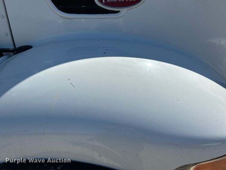 image for item NQ9920 2007 Peterbilt 335  dump truck