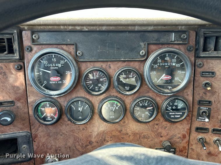 image for item NQ9920 2007 Peterbilt 335  dump truck