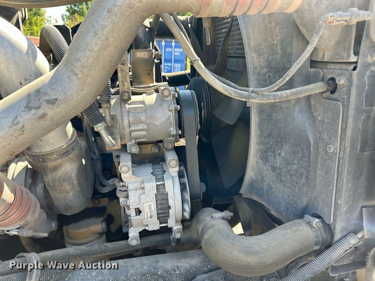 image for item NQ9920 2007 Peterbilt 335  dump truck