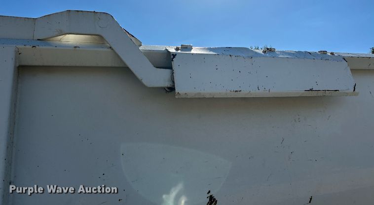 image for item NQ9920 2007 Peterbilt 335  dump truck