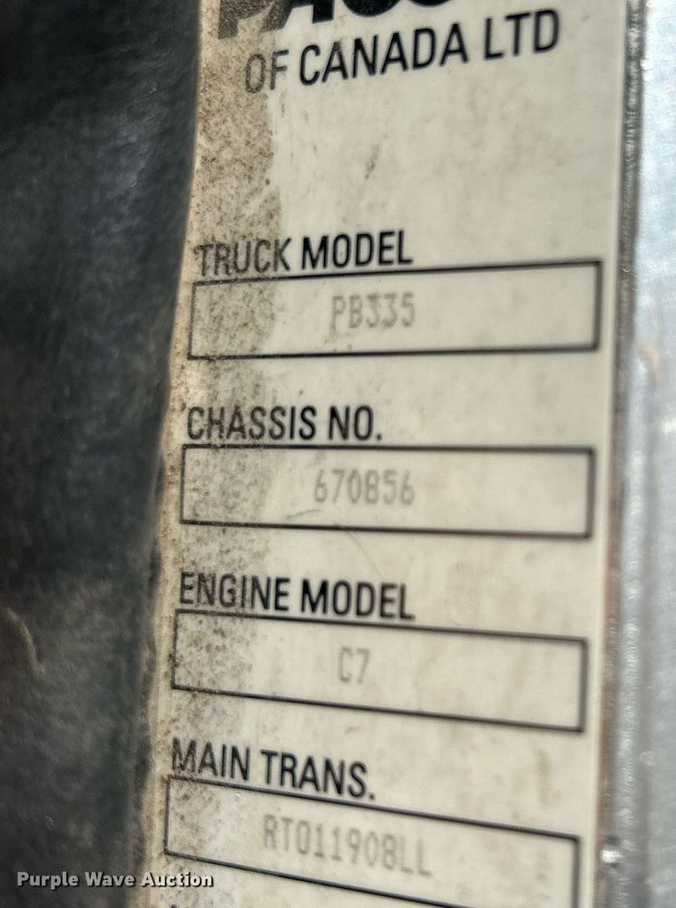 image for item NQ9920 2007 Peterbilt 335  dump truck