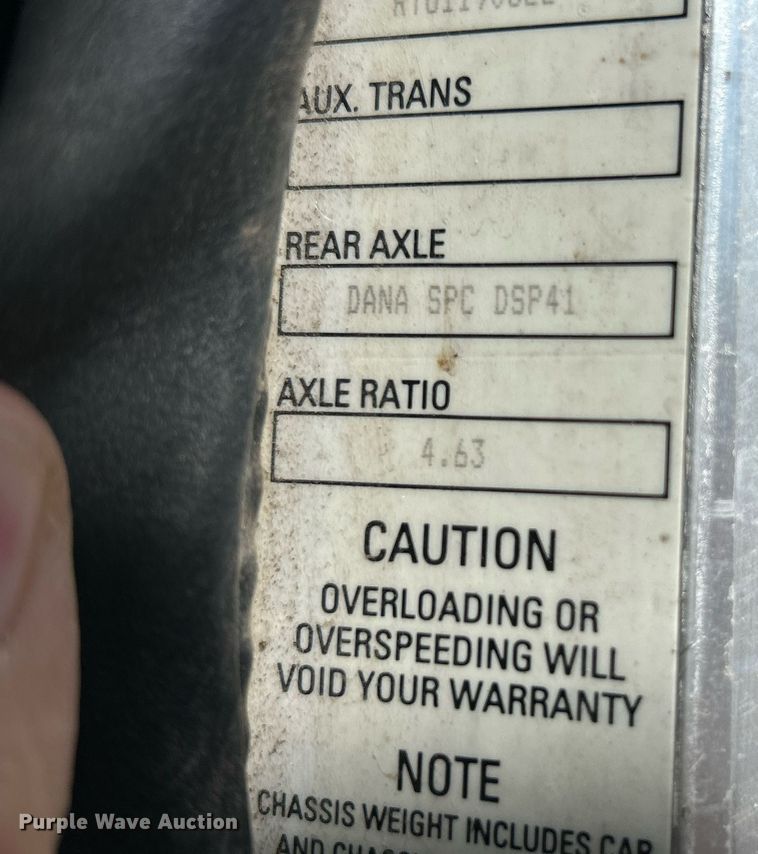 image for item NQ9920 2007 Peterbilt 335  dump truck