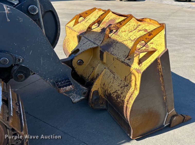 image for item NQ9945 2012 John Deere 605C  track loader