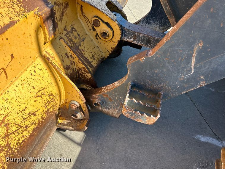 image for item NQ9945 2012 John Deere 605C  track loader