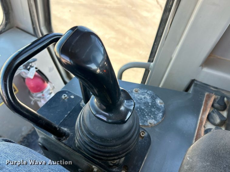 image for item NQ9945 2012 John Deere 605C  track loader