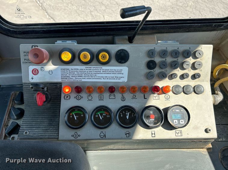 image for item NQ9945 2012 John Deere 605C  track loader