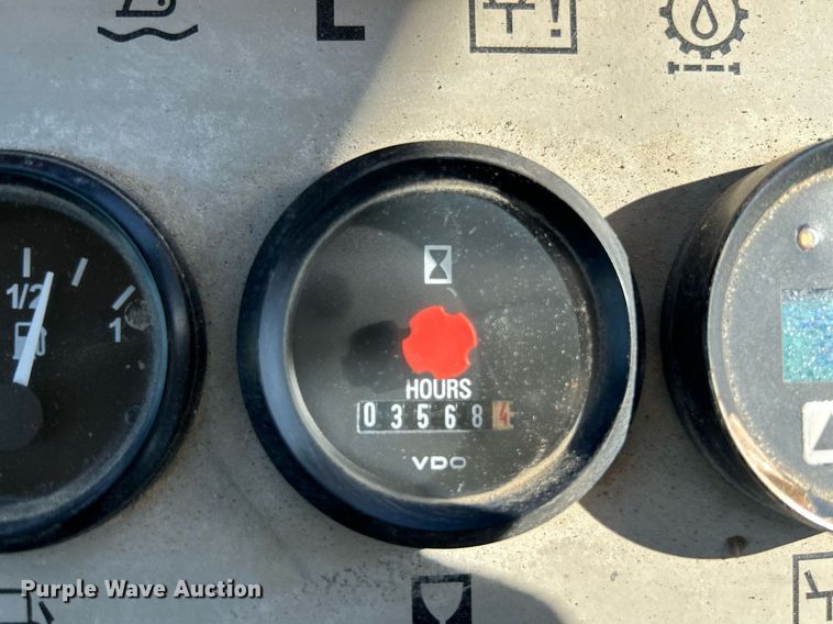 image for item NQ9945 2012 John Deere 605C  track loader