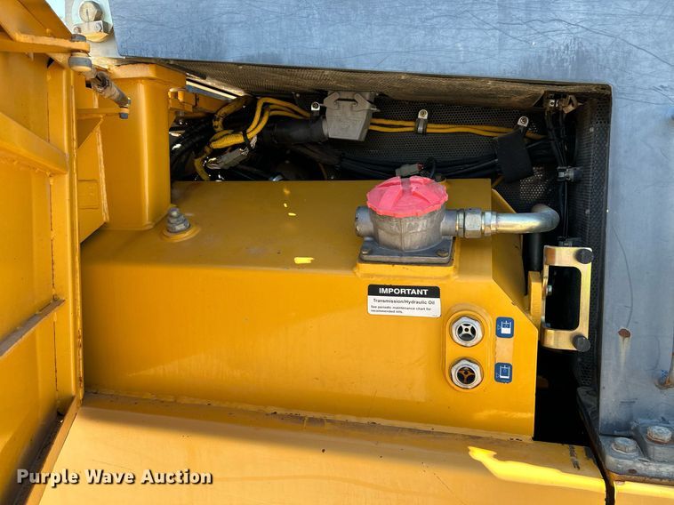 image for item NQ9945 2012 John Deere 605C  track loader