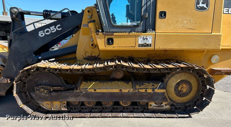 image for item NQ9945 2012 John Deere 605C  track loader