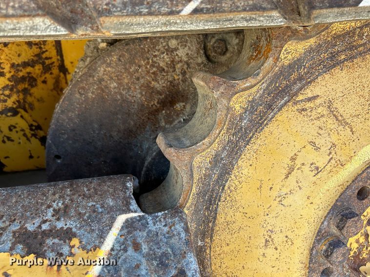 image for item NQ9945 2012 John Deere 605C  track loader