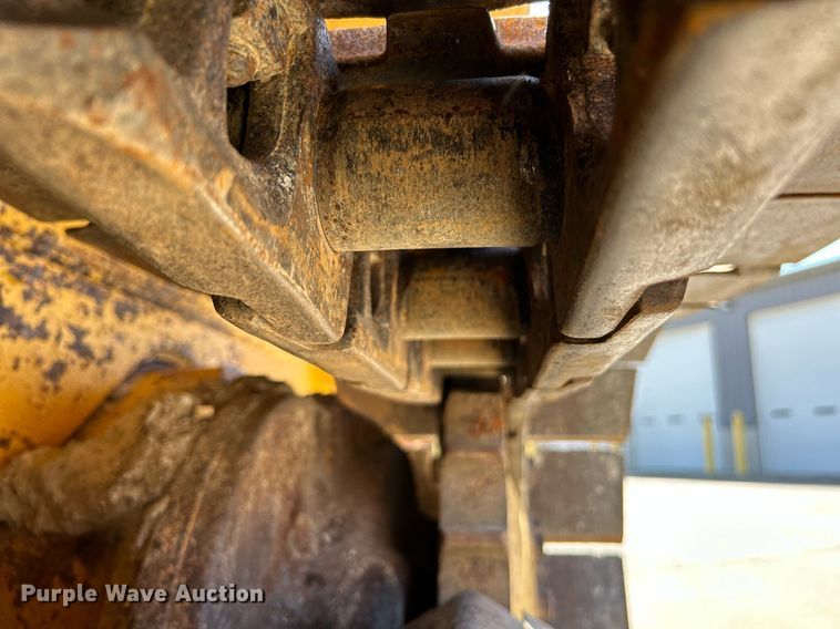 image for item NQ9945 2012 John Deere 605C  track loader